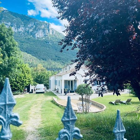 Private Riverside Villa With Breathtaking Views Axat Esterno foto